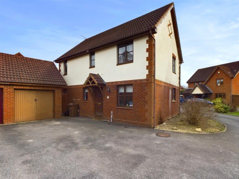 View Full Details for Waterton Close, Hucclecote, Gloucester