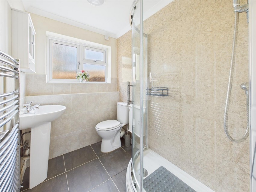 Images for Dinglewell, Hucclecote, Gloucester