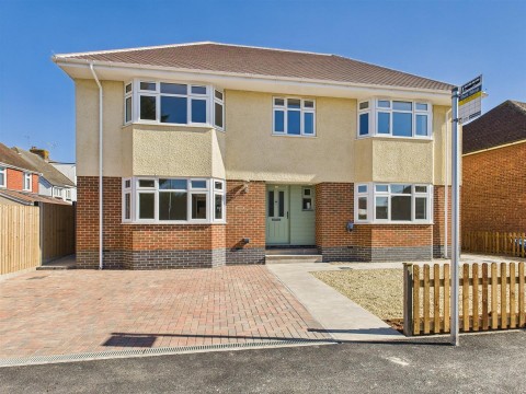 View Full Details for Nine Elms Road, Longlevens, Gloucester