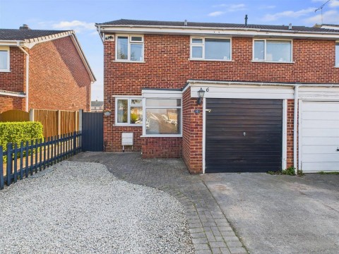 View Full Details for Crispin Close, Longlevens, Gloucester