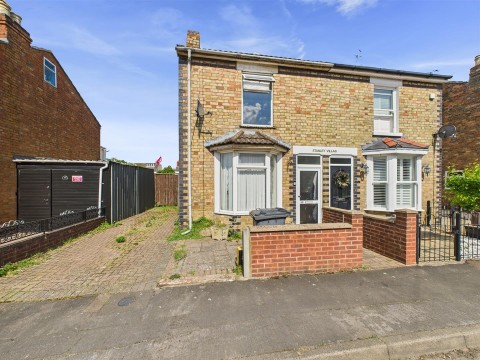 View Full Details for Hartington Road, Linden, Gloucester