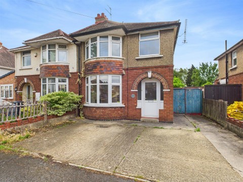 View Full Details for Grasmere Road, Longlevens, Gloucester