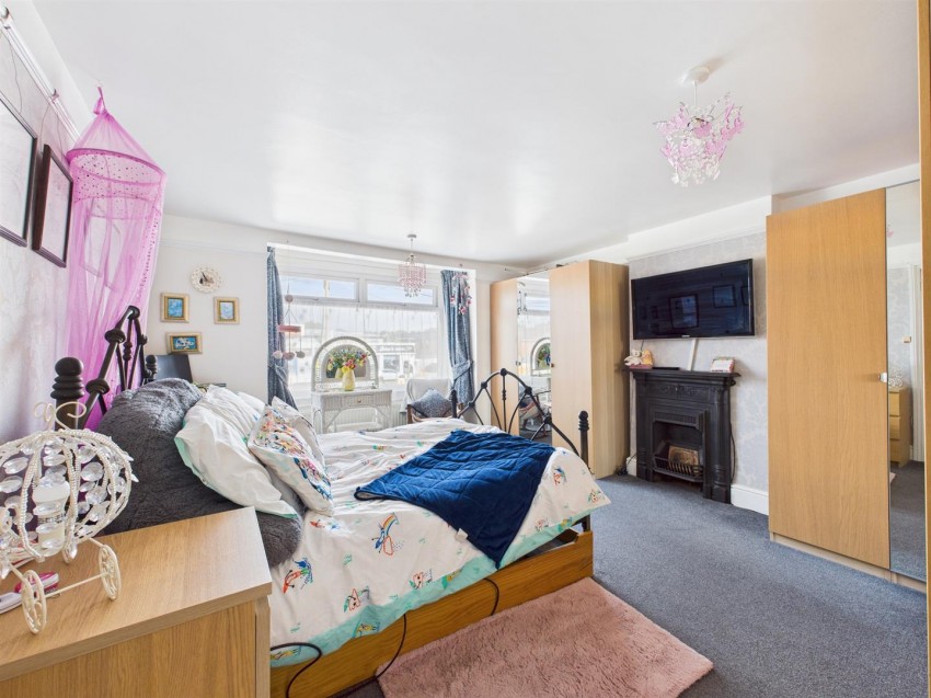 Images for Bristol Road, Quedgeley, Gloucester