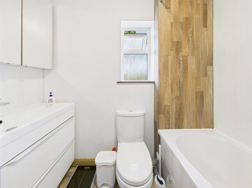 Images for Grove Crescent, Barnwood, Gloucester