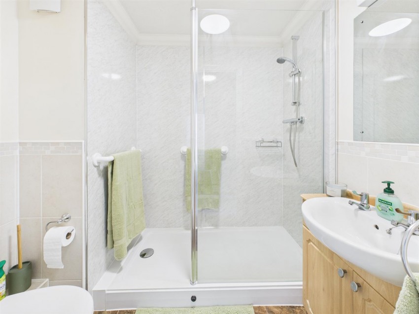 Images for Hamlet Lodge, Heathville Road, Gloucester