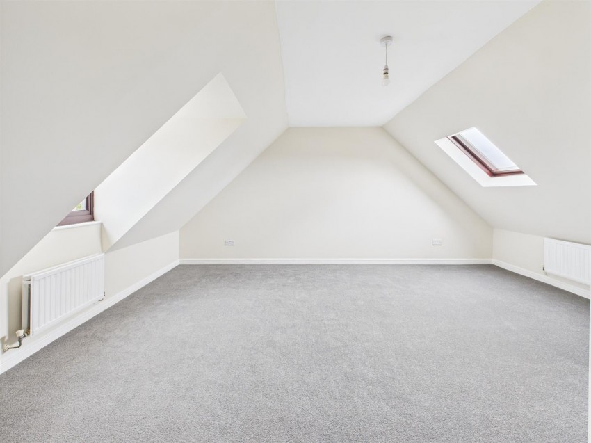 Images for Montgomery Cllose, Hucclecote, Gloucester