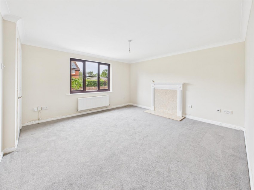 Images for Montgomery Cllose, Hucclecote, Gloucester