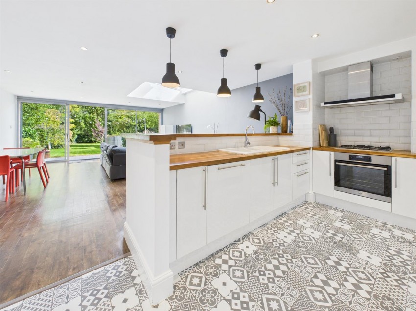 Images for Dinglewell, Hucclecote