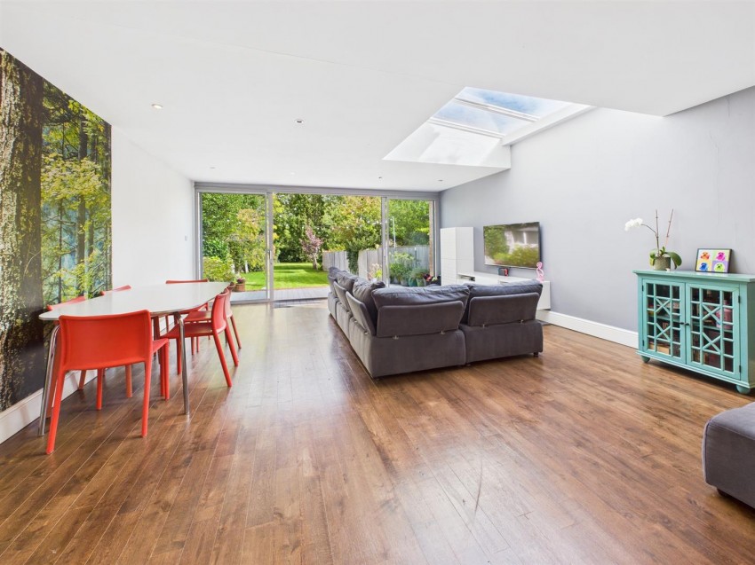 Images for Dinglewell, Hucclecote