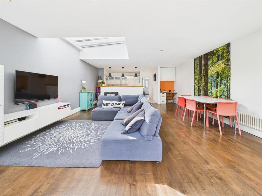 Images for Dinglewell, Hucclecote