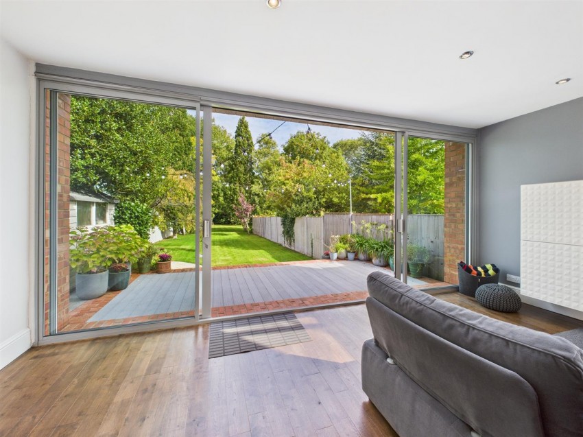 Images for Dinglewell, Hucclecote