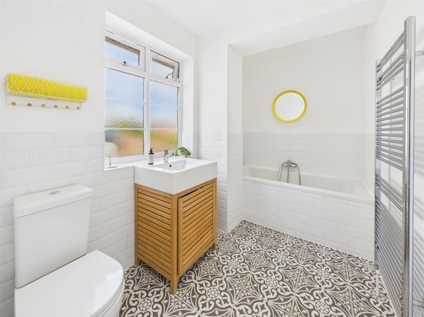 Images for Dinglewell, Hucclecote