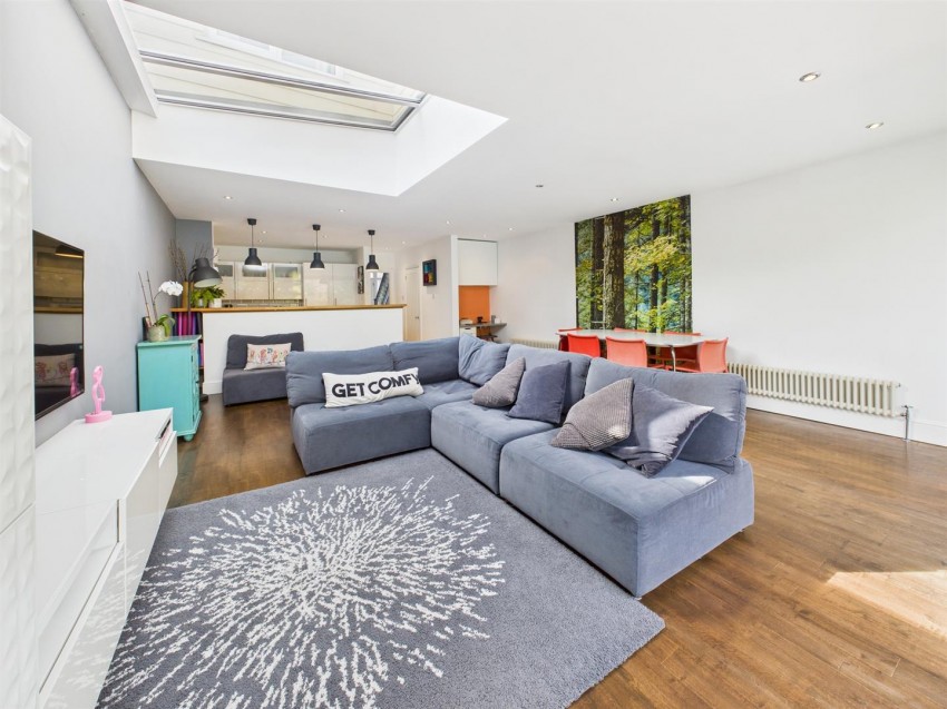 Images for Dinglewell, Hucclecote