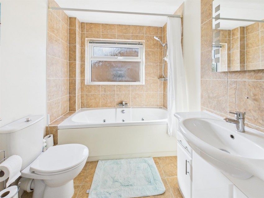 Images for Grovelands, Barnwood, Gloucester