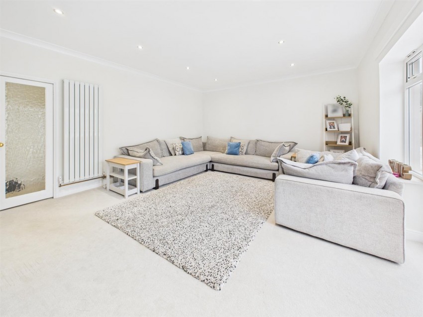 Images for Homecroft Drive, Uckington