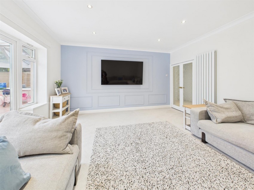 Images for Homecroft Drive, Uckington