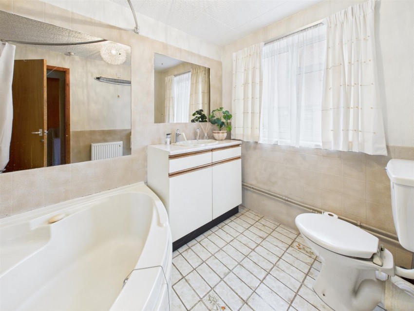 Images for Broadclose Road, Down Hatherley, Gloucester