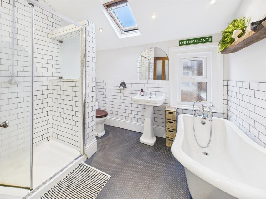 Images for Bloomfield Road, Linden, Gloucester