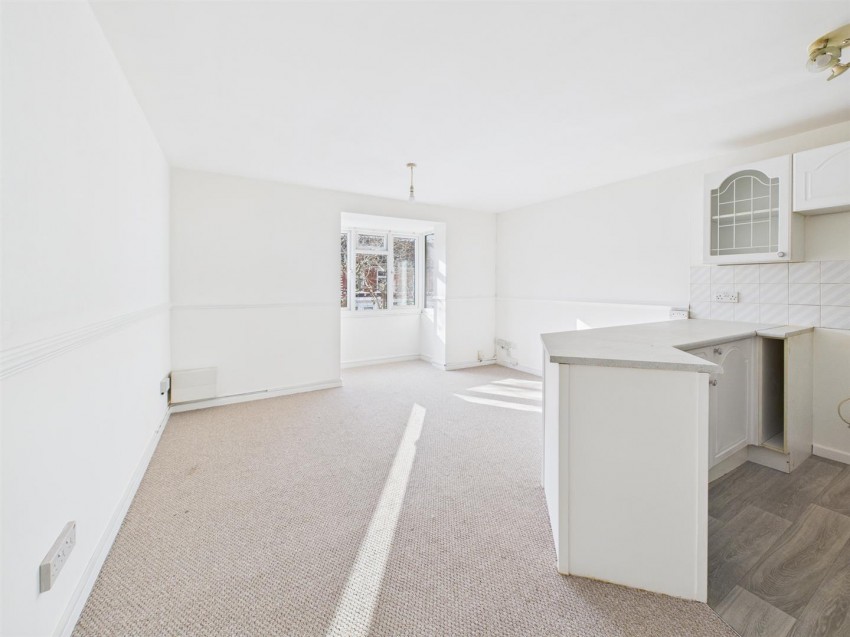 Images for Lysons Avenue, Linden, Gloucester