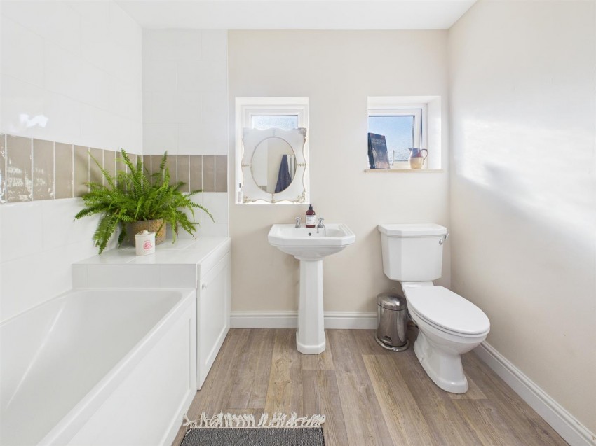 Images for Park Avenue, Longlevens, Gloucester