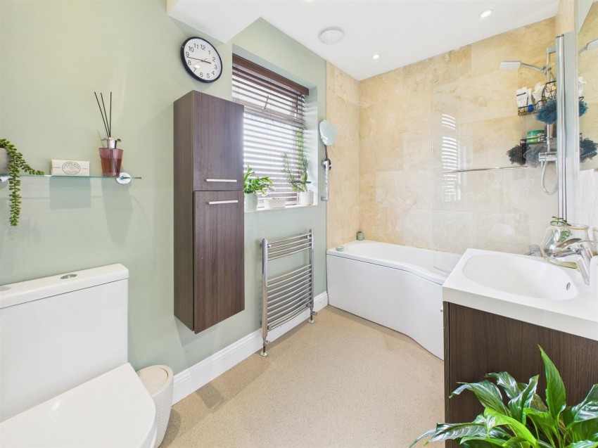 Images for Armscroft Place, Elmbridge, Gloucester