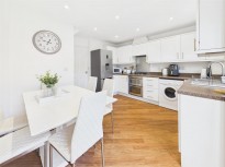 Longhorn Avenue, Gloucester