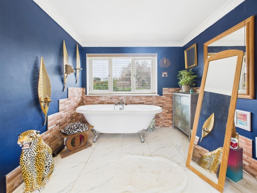 Images for Insley Gardens, Hucclecote, Gloucester