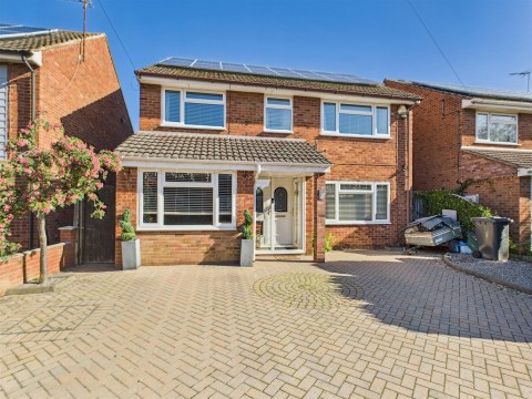 View Full Details for Bradley Close, Longlevens, Gloucester