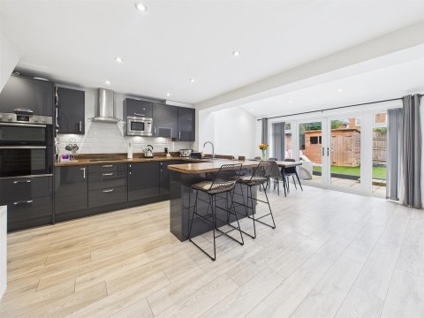 View Full Details for Saxon Close, Longlevens, Gloucester