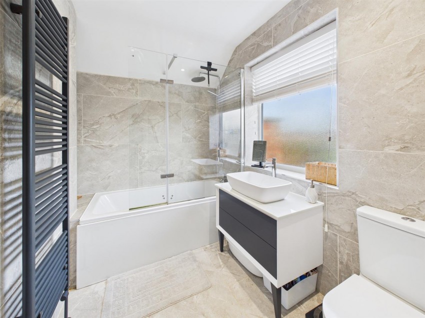 Images for Dinglewell, Hucclecote, Gloucester