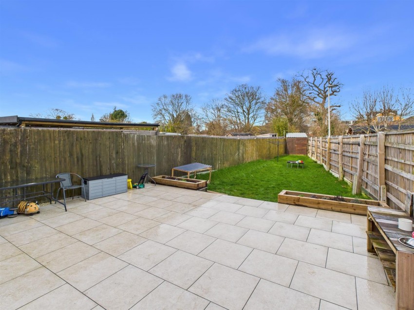 Images for Dinglewell, Hucclecote, Gloucester