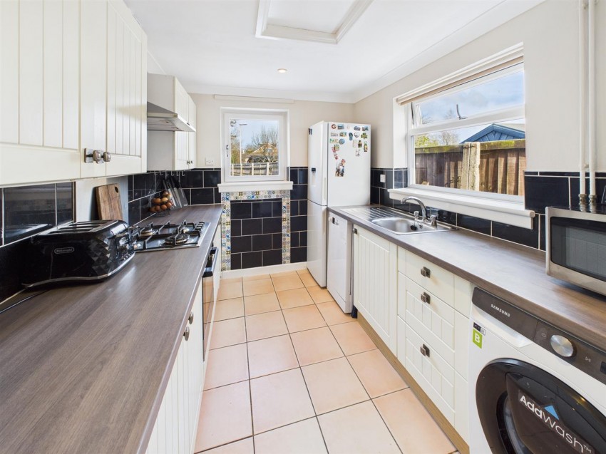 Images for Dinglewell, Hucclecote, Gloucester