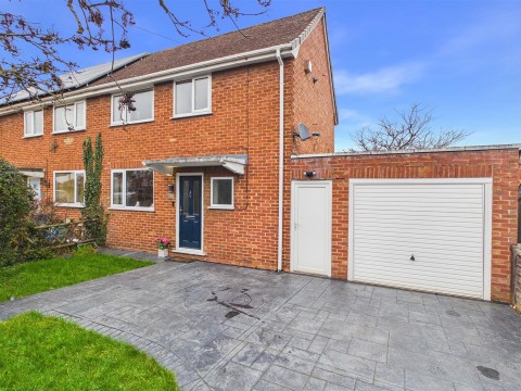 View Full Details for Brooklands Park, Longlevens, Gloucester