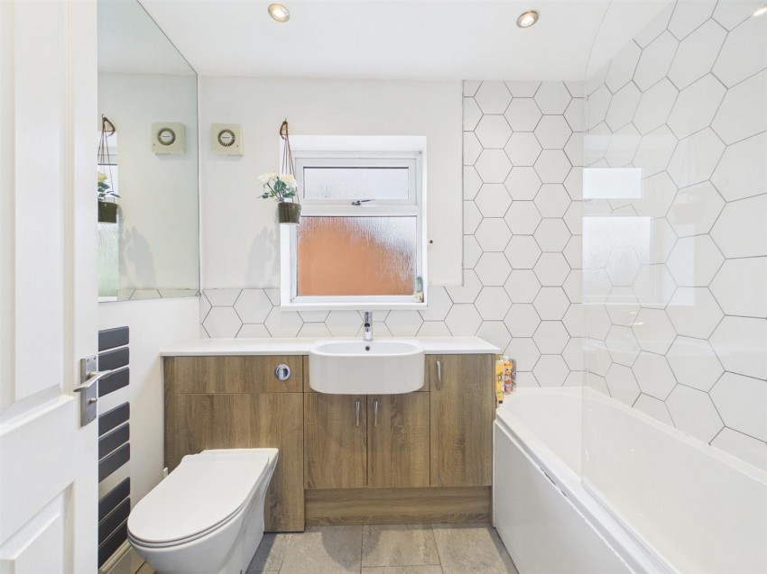 Images for The Oaks, Abbeymead, Gloucester