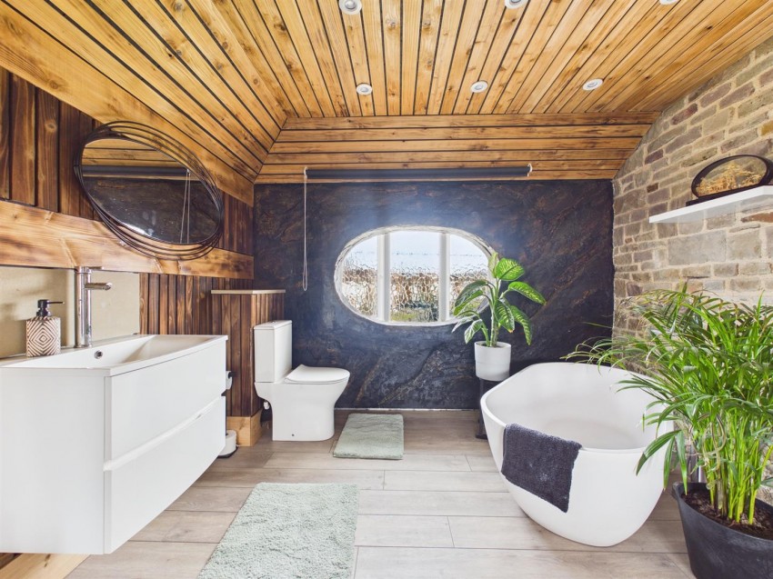 Images for Lea Crescent, Longlevens, Gloucester