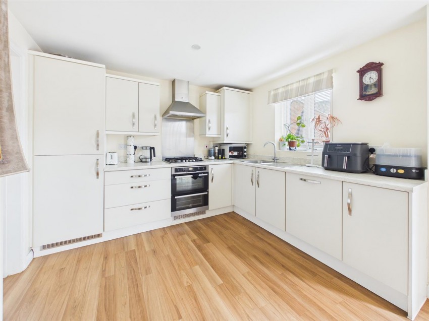 Images for Walnut Close, Brockworth, Gloucester