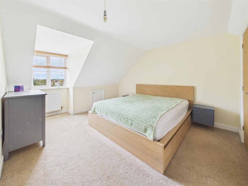 Images for Hampton Court, Gloucester