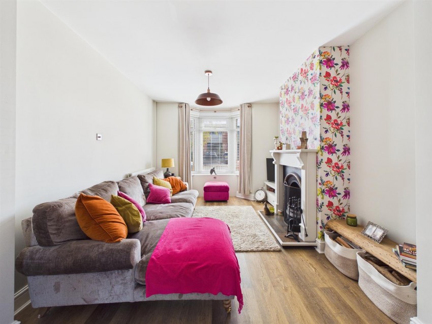 Images for Bristol Road, Linden, Gloucester