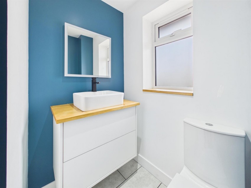 Images for Crescentdale, Longford, Gloucester