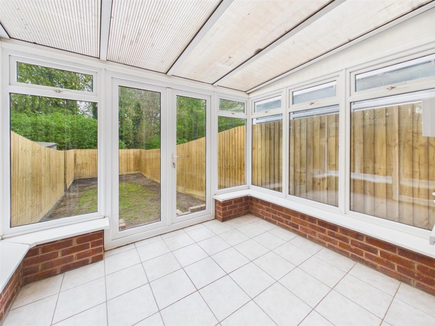 Images for Crescentdale, Longford, Gloucester