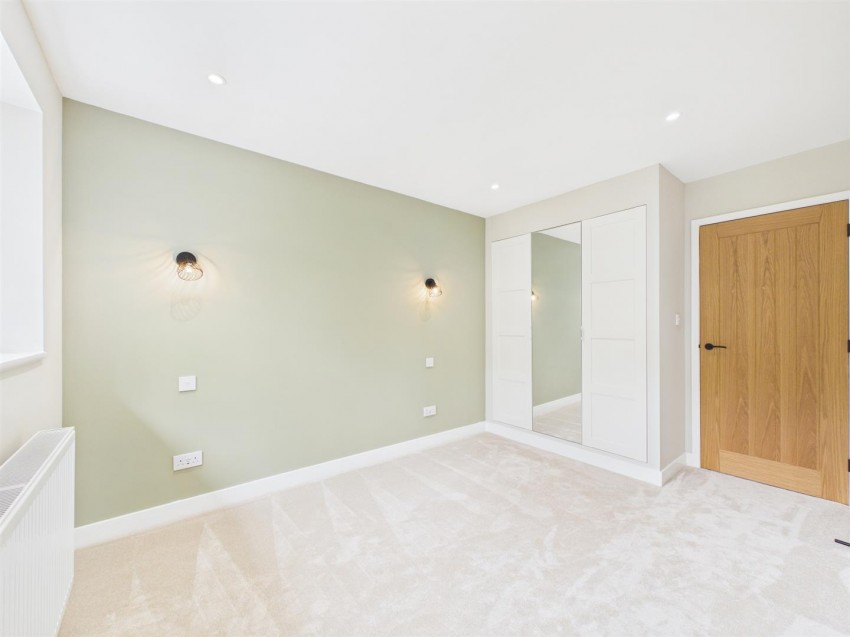 Images for Crescentdale, Longford, Gloucester