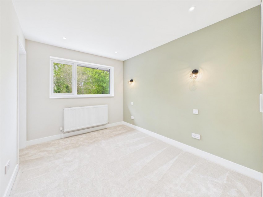 Images for Crescentdale, Longford, Gloucester