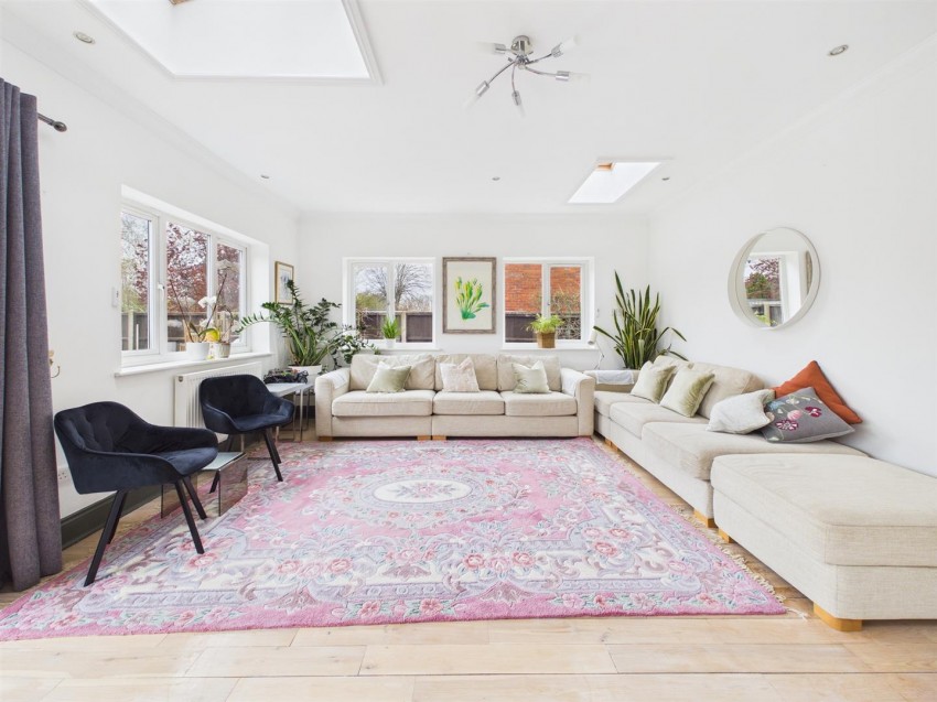 Images for Semi-Detached House with Detached Annexe