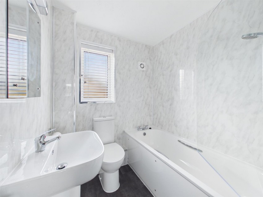 Images for Buscombe Gardens, Hucclecote, Gloucester