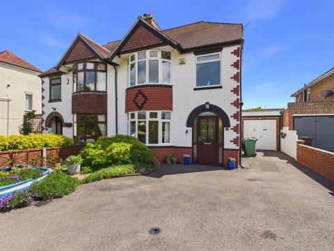View Full Details for Cheltenham Road, Longlevens, Gloucester