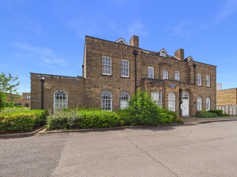 View Full Details for Cheltenham Road, Longlevens