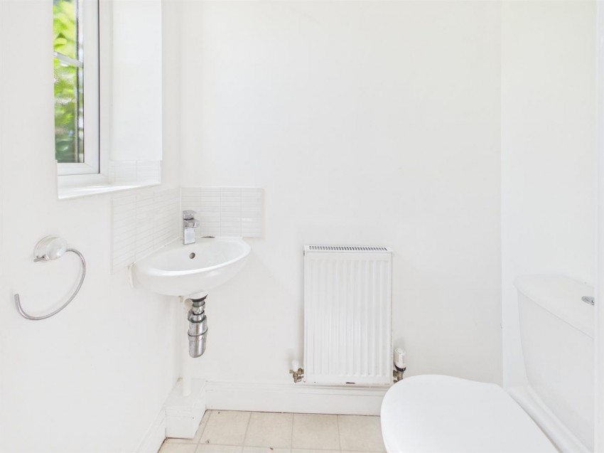 Images for Hampton Court, Gloucester