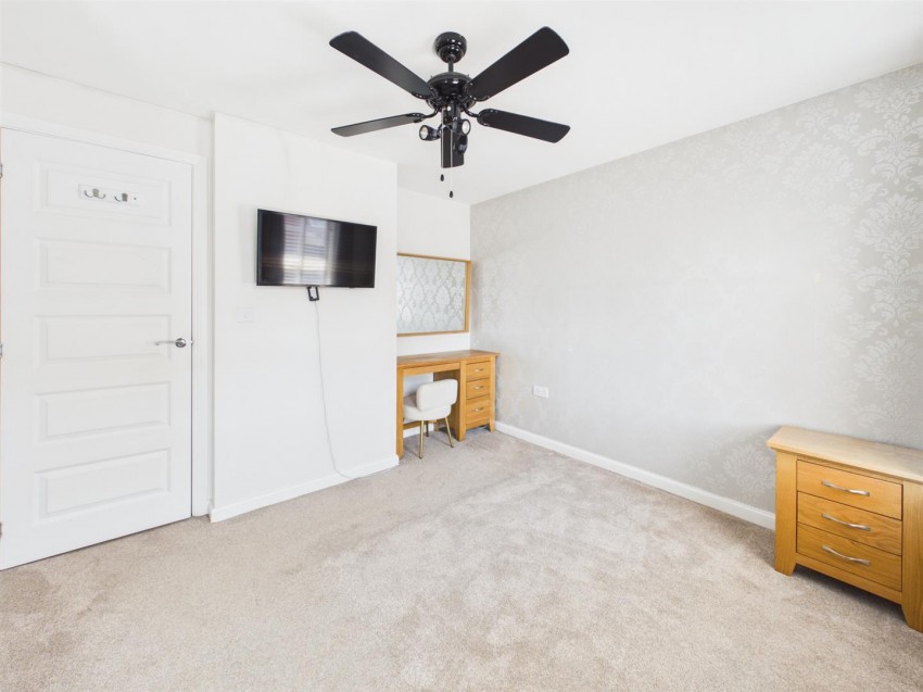Images for Bircher Way, Hucclecote, Gloucester
