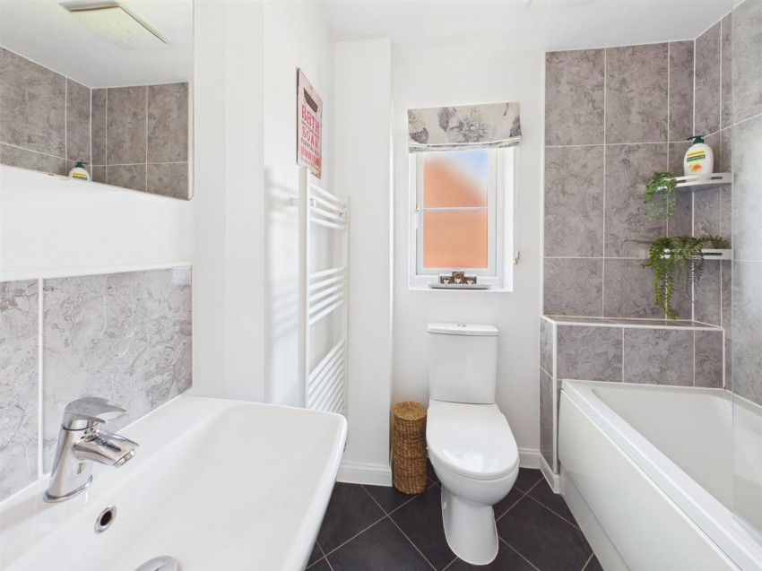 Images for Bircher Way, Hucclecote, Gloucester