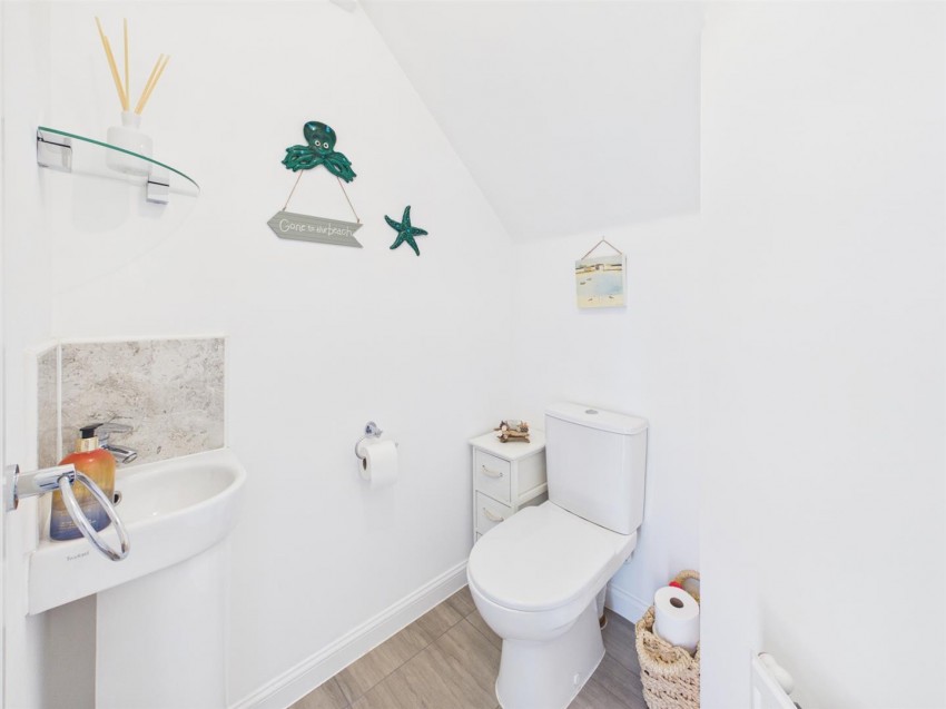 Images for Bircher Way, Hucclecote, Gloucester